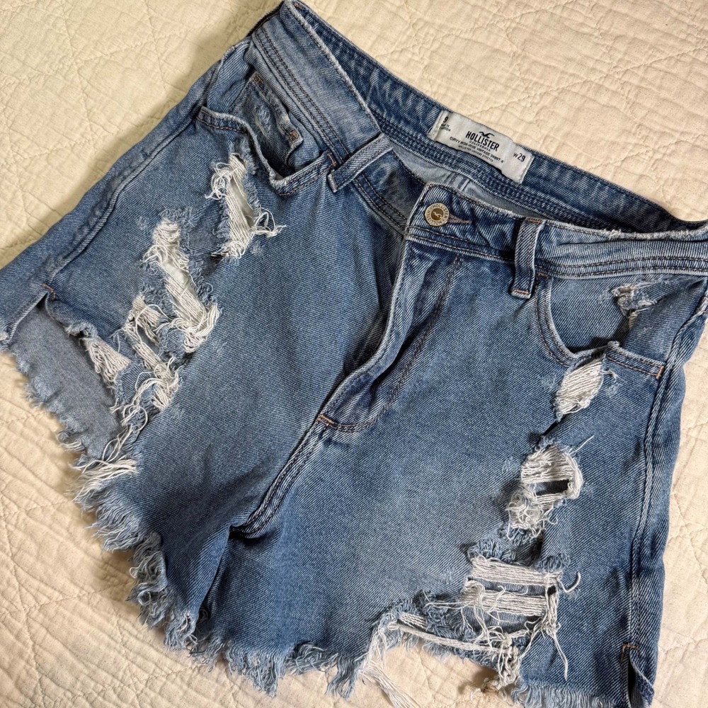 Hollister Curvy‎ High-Rise Vintage Short 4 Distressed Denim Size 9 W29